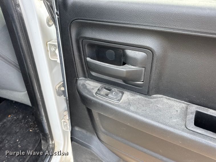 image for item EN0784 2013 RAM 1500 Ext. Cab pickup truck