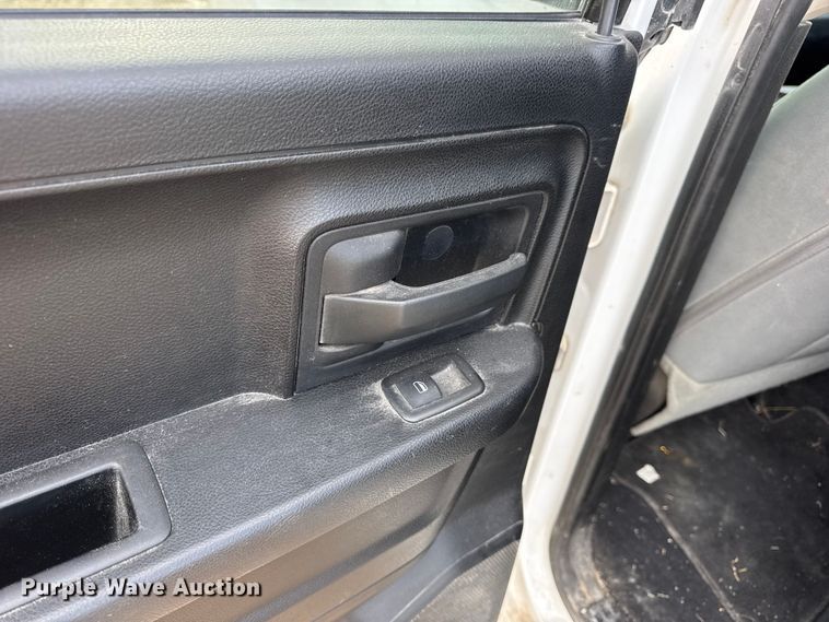 image for item EN0784 2013 RAM 1500 Ext. Cab pickup truck