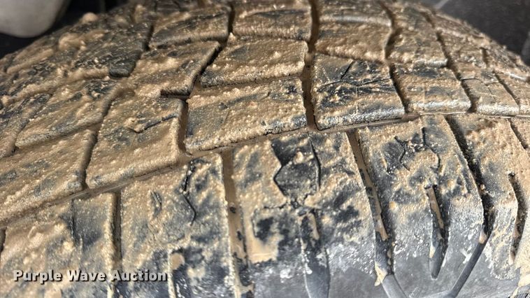 image for item EN0784 2013 RAM 1500 Ext. Cab pickup truck