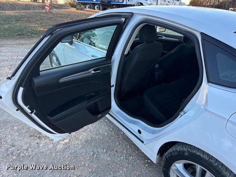 image for item EN0786 2018 Ford Fusion Sedan