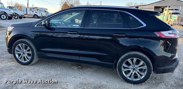 image for item EN0787 2019 Ford Edge Titanium SUV
