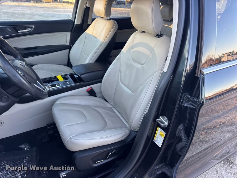image for item EN0787 2019 Ford Edge Titanium SUV