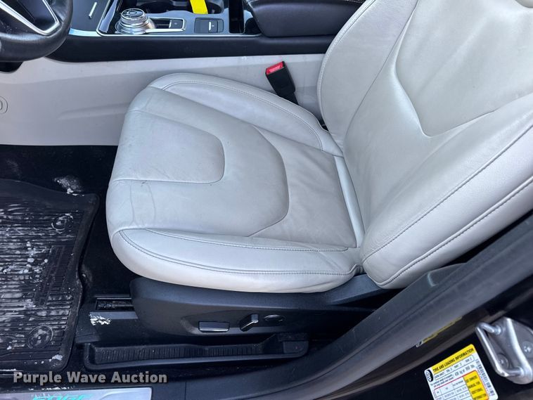 image for item EN0787 2019 Ford Edge Titanium SUV