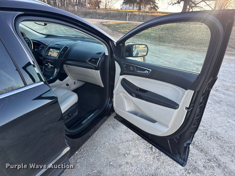 image for item EN0787 2019 Ford Edge Titanium SUV