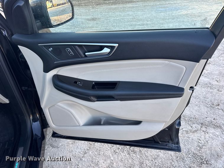 image for item EN0787 2019 Ford Edge Titanium SUV