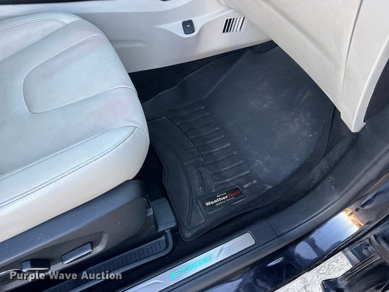 image for item EN0787 2019 Ford Edge Titanium SUV