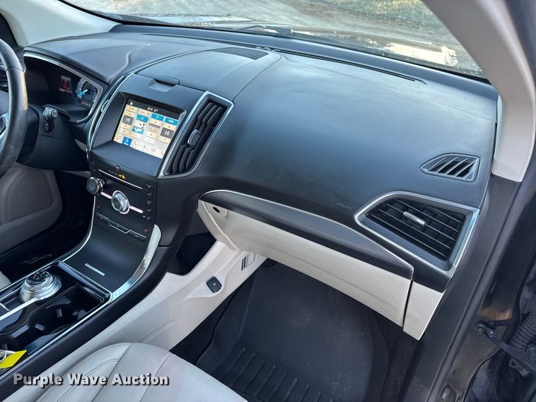 image for item EN0787 2019 Ford Edge Titanium SUV