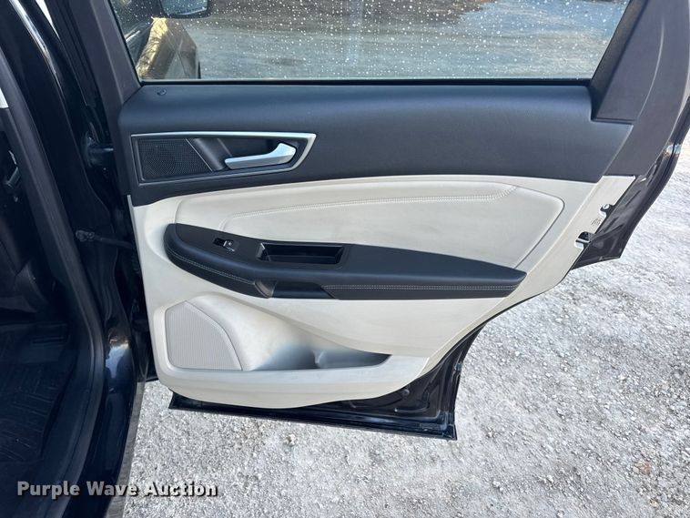 image for item EN0787 2019 Ford Edge Titanium SUV