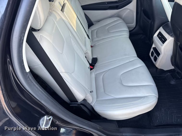 image for item EN0787 2019 Ford Edge Titanium SUV