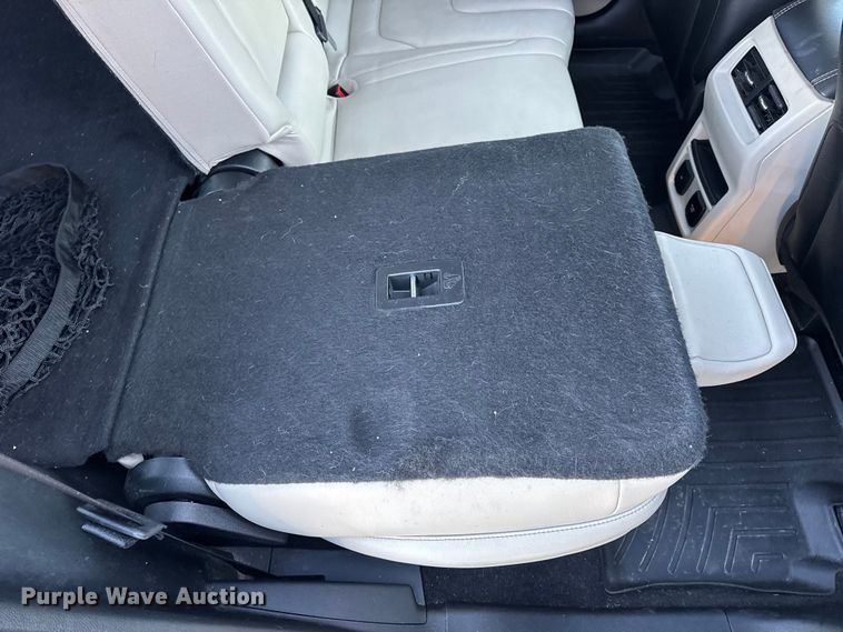 image for item EN0787 2019 Ford Edge Titanium SUV