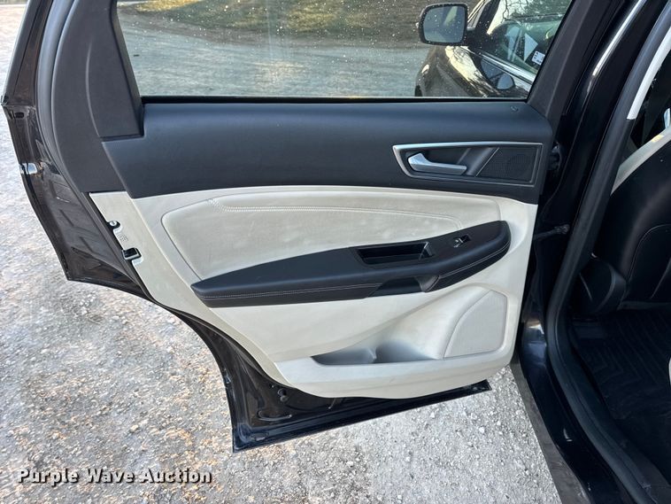 image for item EN0787 2019 Ford Edge Titanium SUV