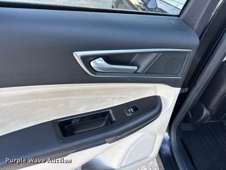 image for item EN0787 2019 Ford Edge Titanium SUV