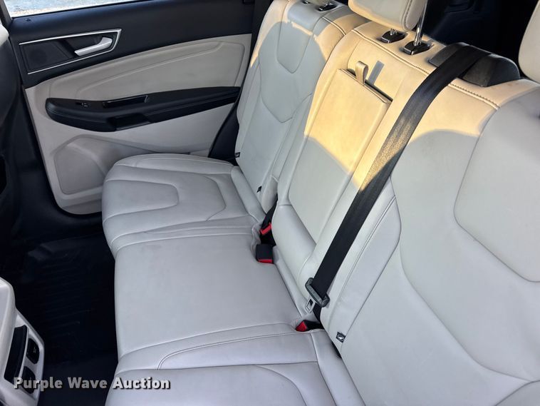 image for item EN0787 2019 Ford Edge Titanium SUV