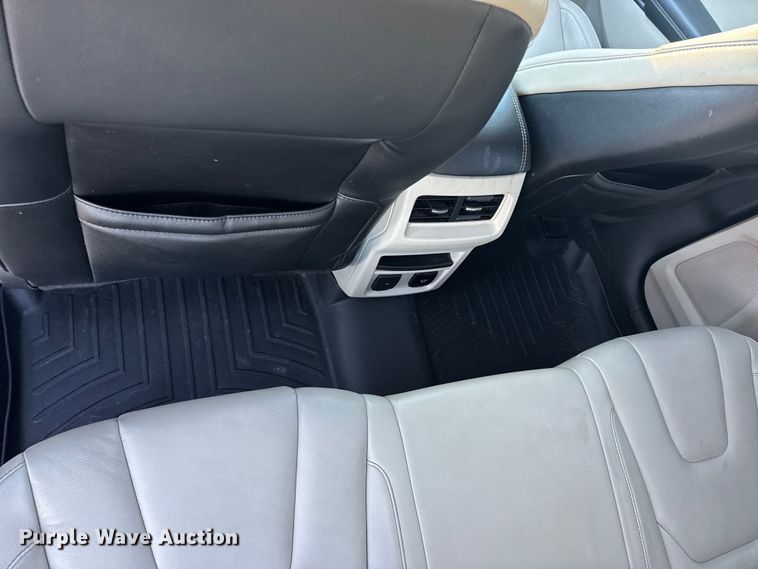 image for item EN0787 2019 Ford Edge Titanium SUV