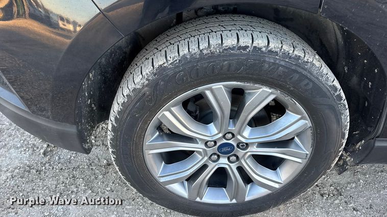 image for item EN0787 2019 Ford Edge Titanium SUV