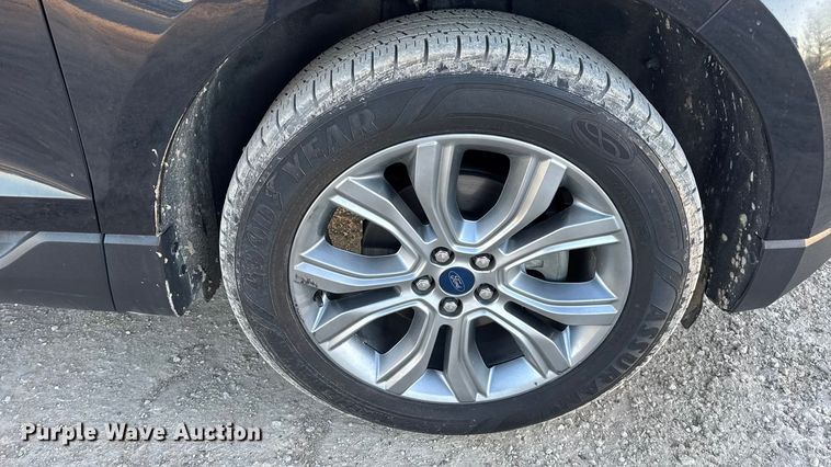 image for item EN0787 2019 Ford Edge Titanium SUV