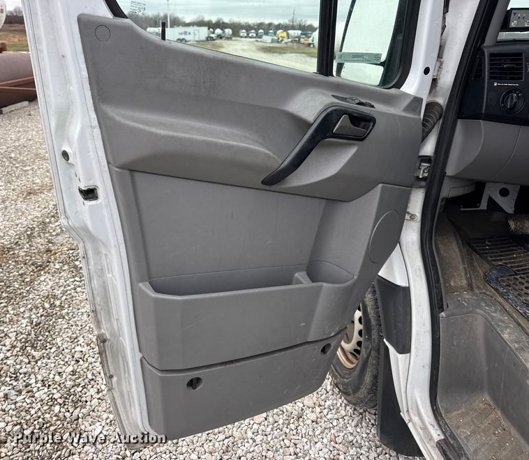 image for item EN0800 2014 Mercedes-Benz Sprinter 2500 refrigerated van