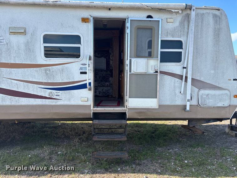 image for item EN5934 2007 Sprinter camper