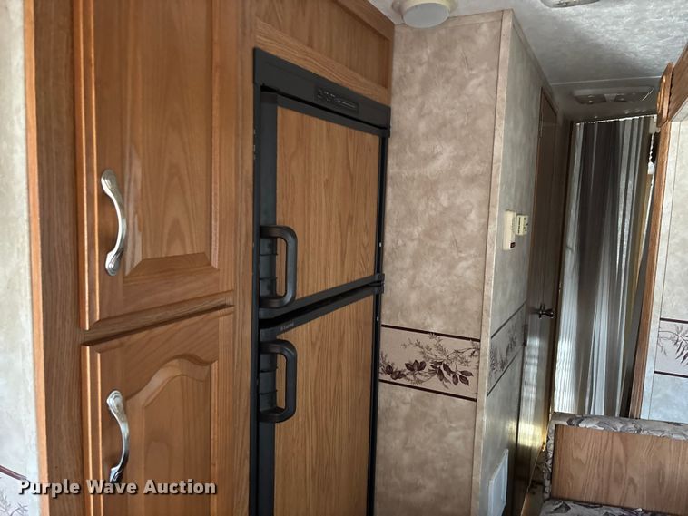 image for item EN5934 2007 Sprinter camper