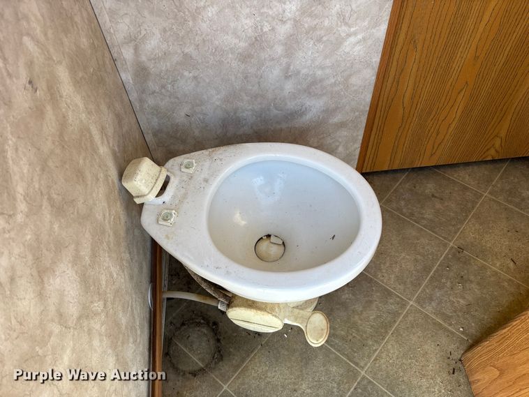 image for item EN5934 2007 Sprinter camper