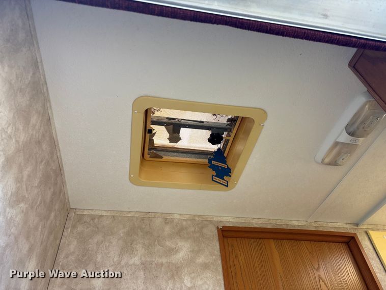 image for item EN5934 2007 Sprinter camper