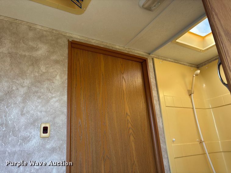 image for item EN5934 2007 Sprinter camper