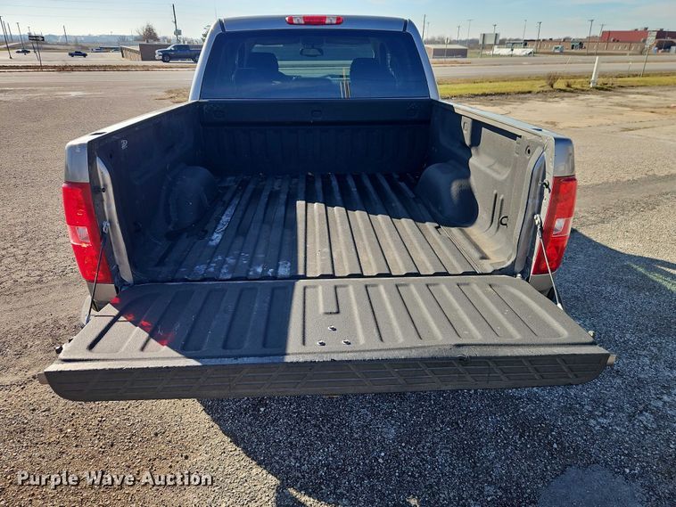 image for item EO4910 2007 Chevrolet Silverado 1500 Crew Cab pickup truck