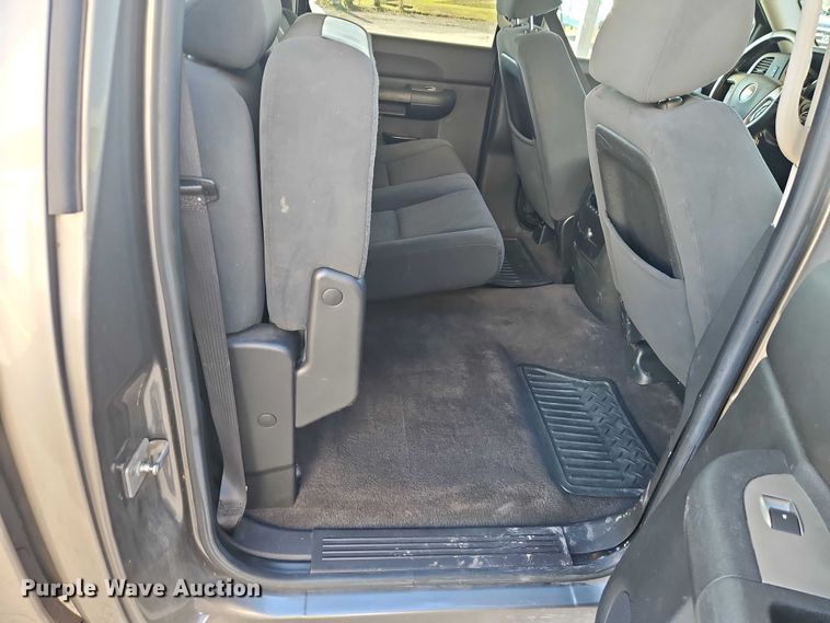 image for item EO4910 2007 Chevrolet Silverado 1500 Crew Cab pickup truck