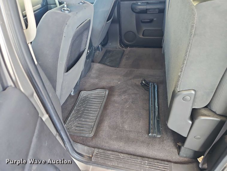 image for item EO4910 2007 Chevrolet Silverado 1500 Crew Cab pickup truck