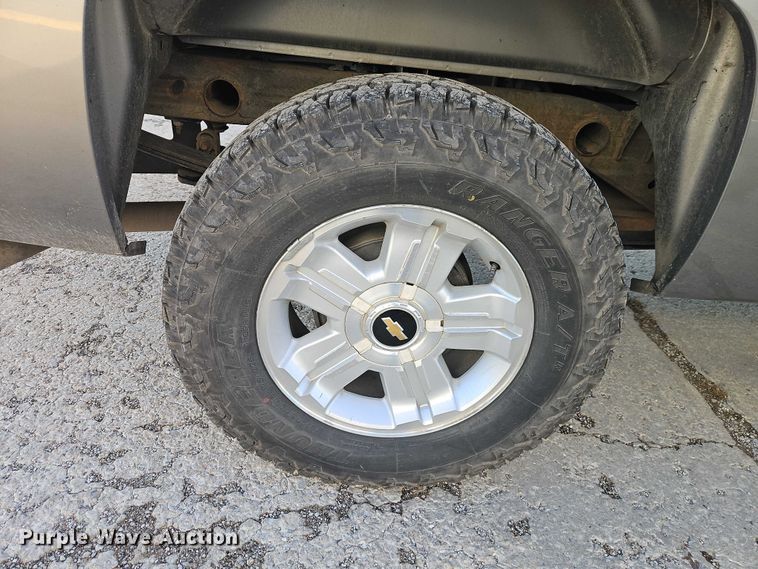 image for item EO4910 2007 Chevrolet Silverado 1500 Crew Cab pickup truck