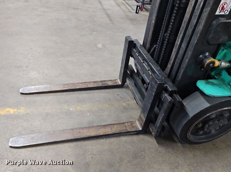 image for item EO4911 Mitsubishi FGC25 forklift