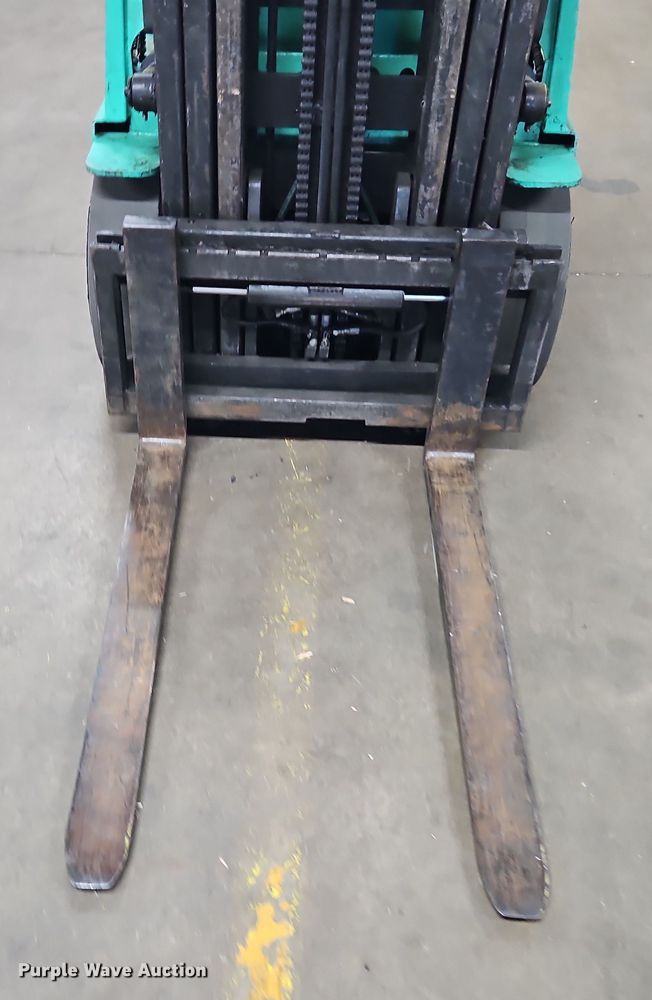 image for item EO4911 Mitsubishi FGC25 forklift