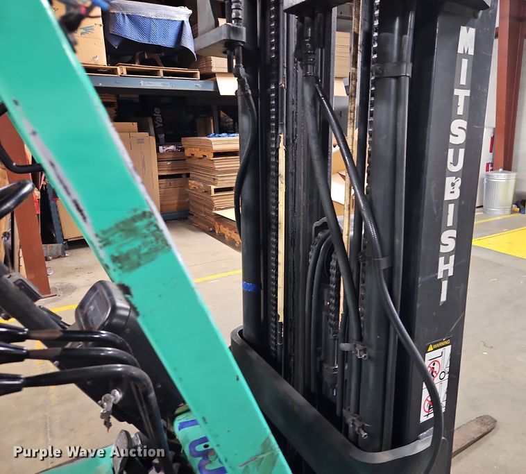 image for item EO4911 Mitsubishi FGC25 forklift