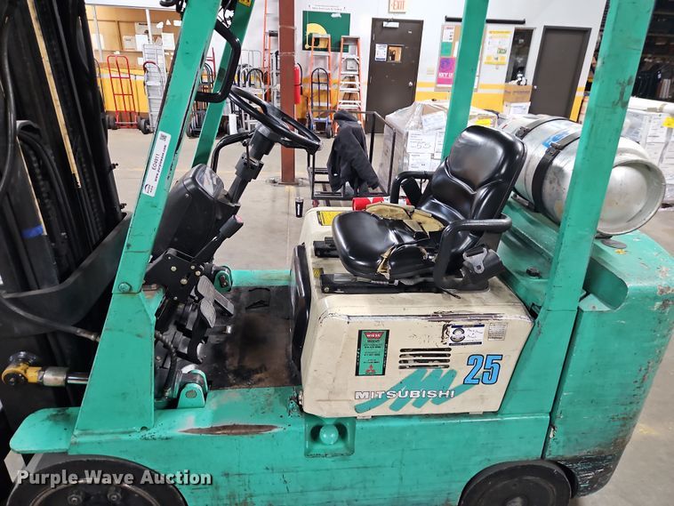 image for item EO4911 Mitsubishi FGC25 forklift