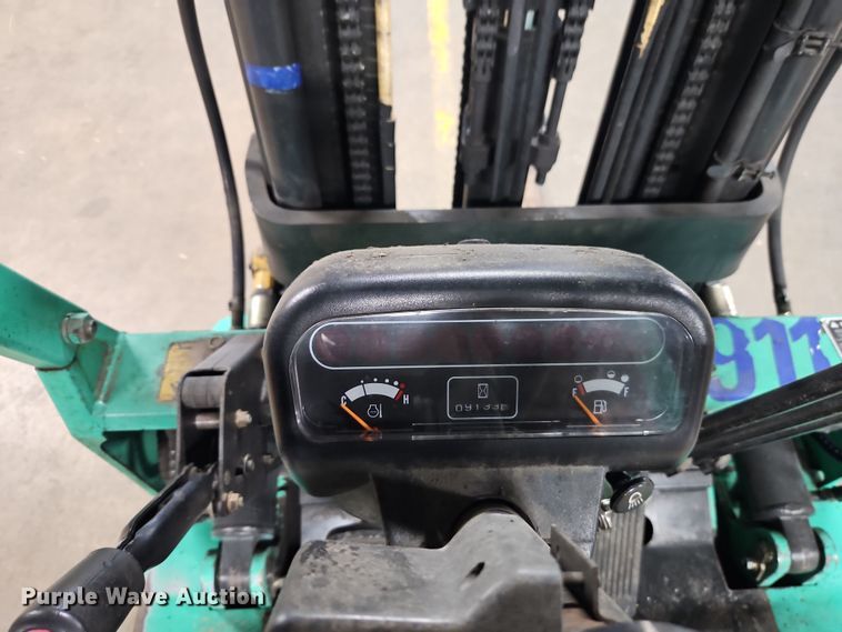 image for item EO4911 Mitsubishi FGC25 forklift