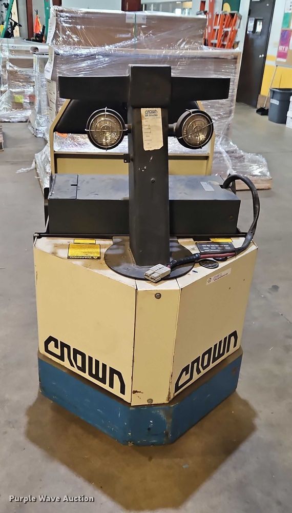 image for item EO4912 (18) tugger pallet wagons