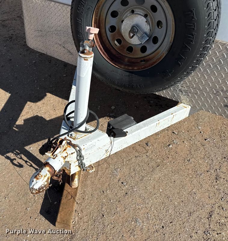 image for item EP2673 2003 CM enclosed cargo trailer