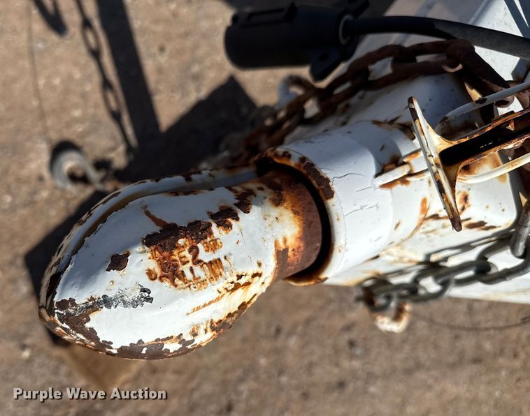 image for item EP2673 2003 CM enclosed cargo trailer