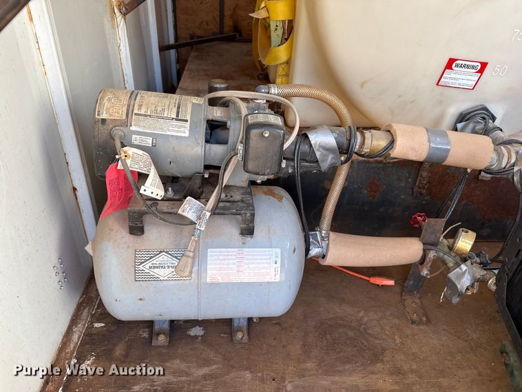 image for item EP2673 2003 CM enclosed cargo trailer