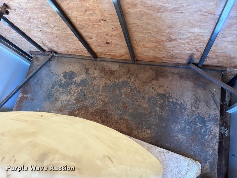 image for item EP2673 2003 CM enclosed cargo trailer