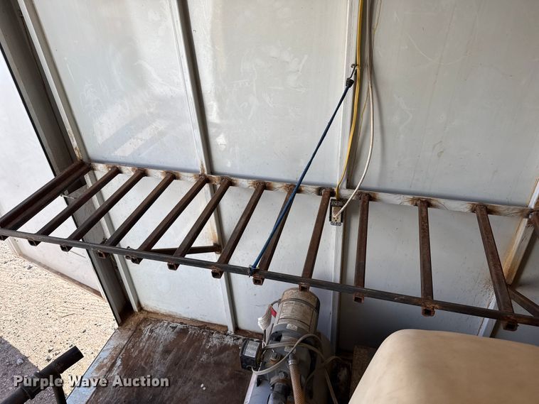 image for item EP2673 2003 CM enclosed cargo trailer