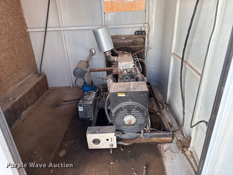 image for item EP2673 2003 CM enclosed cargo trailer