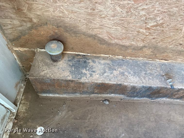 image for item EP2673 2003 CM enclosed cargo trailer