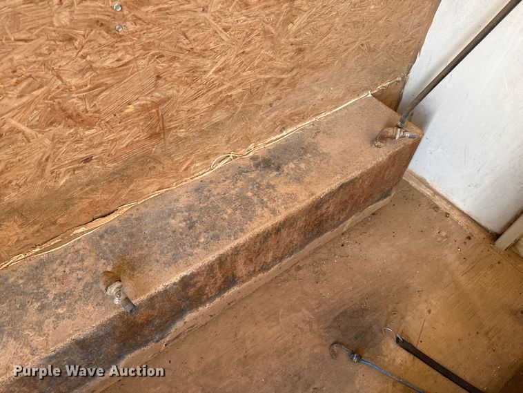 image for item EP2673 2003 CM enclosed cargo trailer