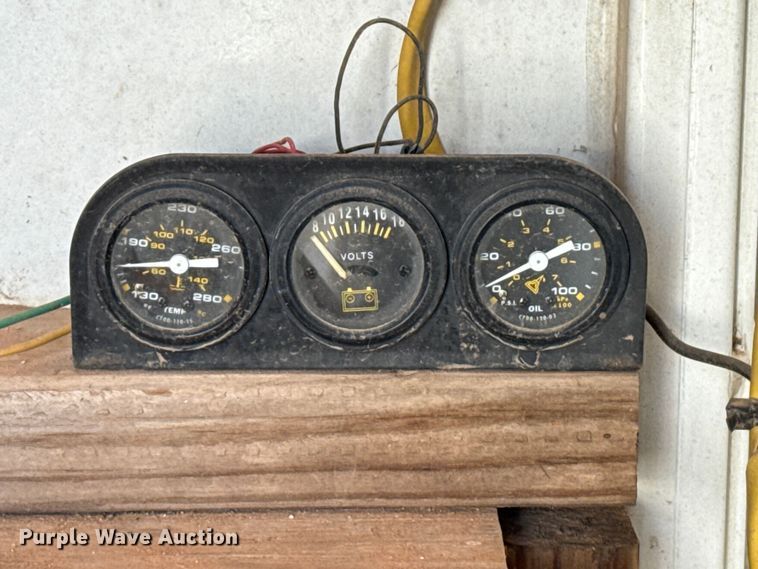 image for item EP2673 2003 CM enclosed cargo trailer