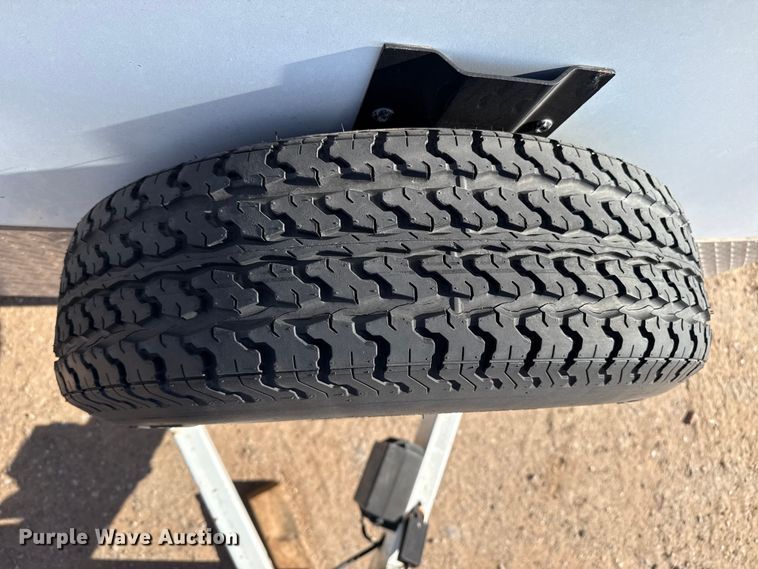 image for item EP2673 2003 CM enclosed cargo trailer