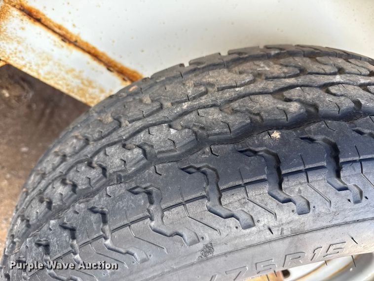 image for item EP2673 2003 CM enclosed cargo trailer