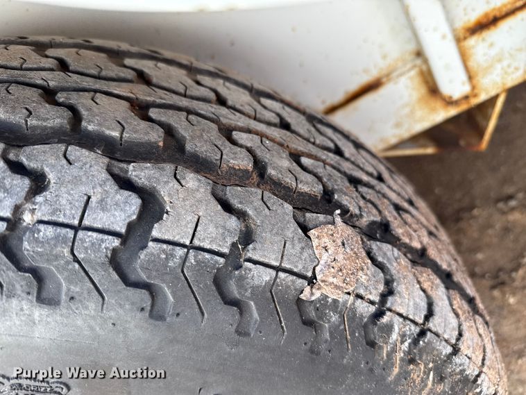 image for item EP2673 2003 CM enclosed cargo trailer