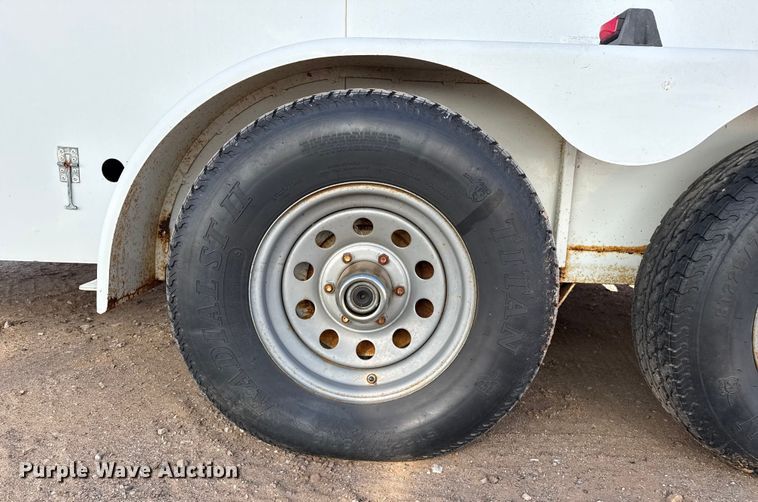 image for item EP2673 2003 CM enclosed cargo trailer