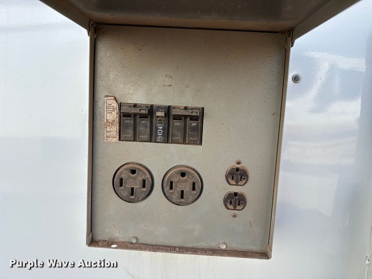 image for item EP2674 2003 S&H enclosed cargo trailer